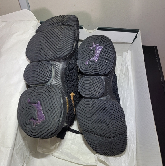 Nike LeBron XVI (16) - 10.5 MEN'S - Picture 8 of 8